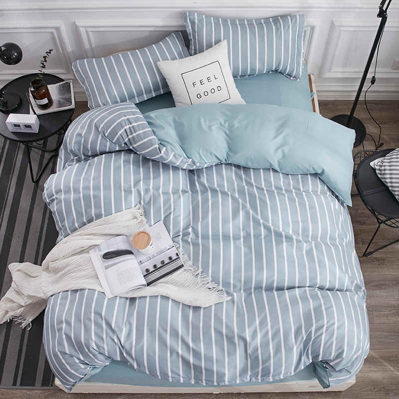 Parure de lit douceur tropicale, bonne qualité et à la mode sur un lit dans une maison