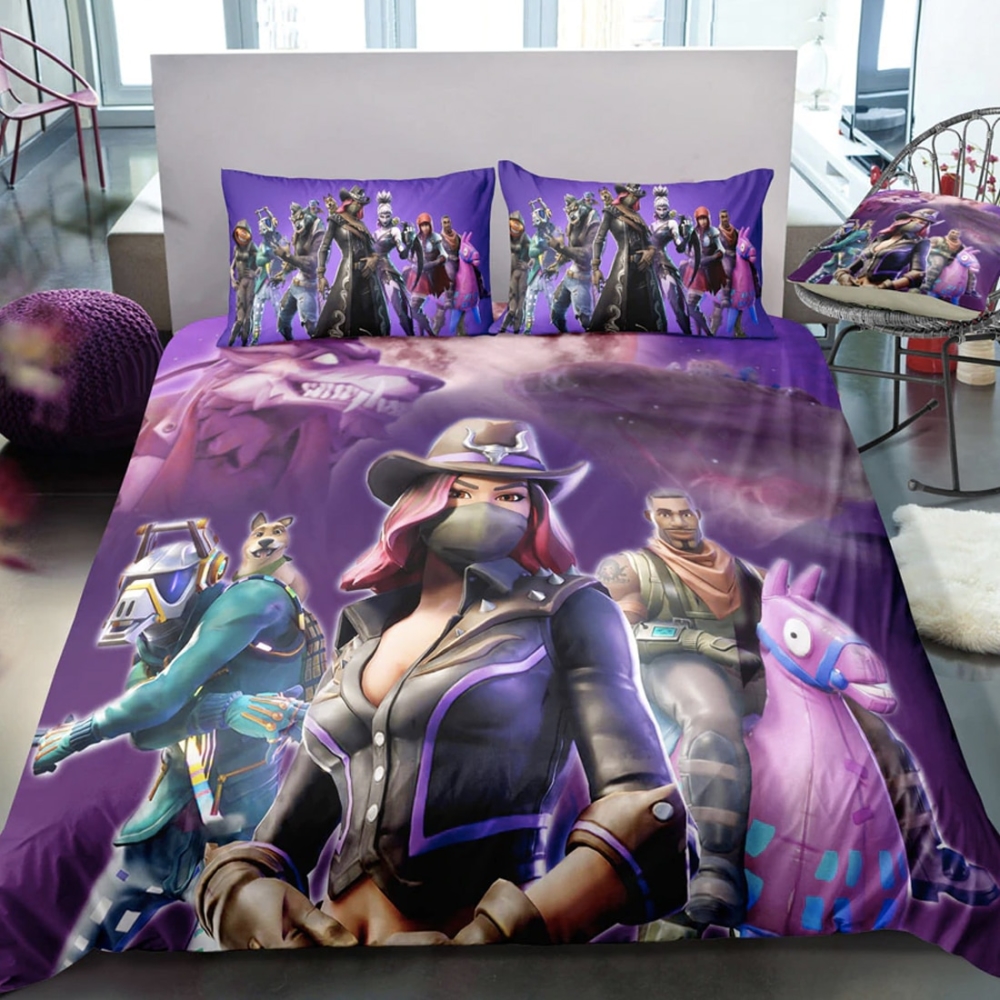 Parure de lit Fortnite violette, bonne qualité, confortable et à la mode sur un lit dans une maison