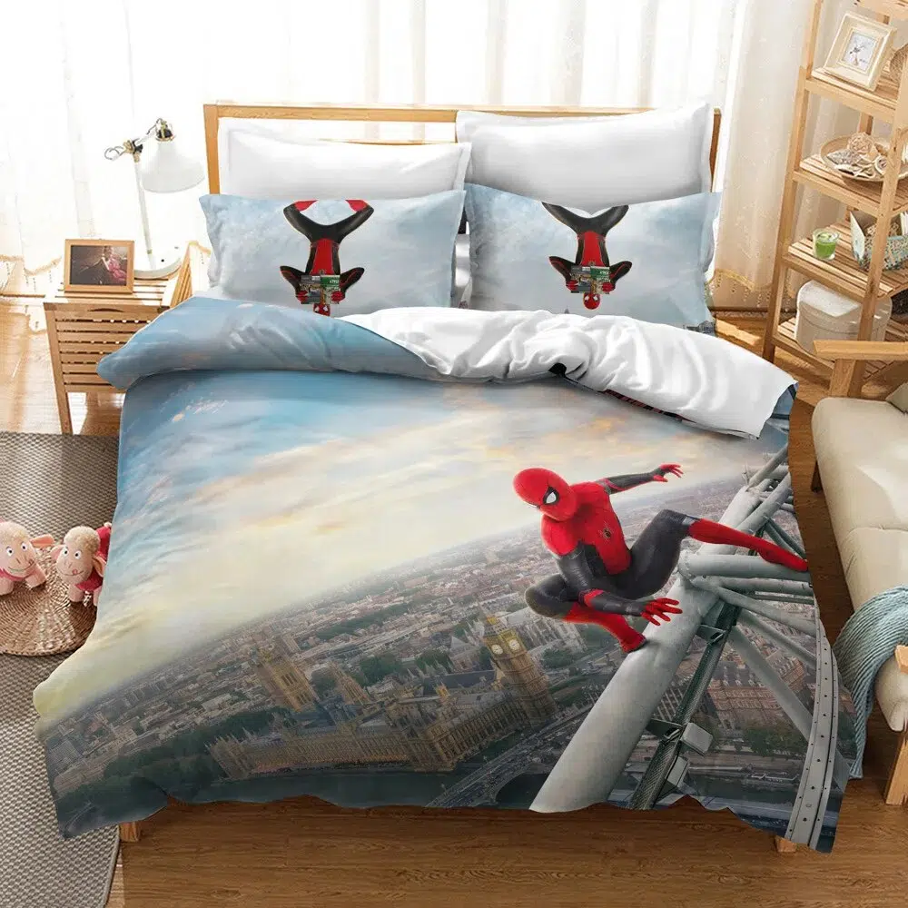 Parure de lit héros Spiderman, bonne qualité et très original sur un lit dans une chambre.