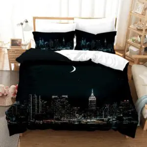 Parure de lit New York au clair de lune. Bonne qualité, confortable et à la mode sur un lit dans une maison