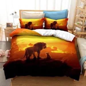 Parure de lit couché de soleil, bonne qualité et à la mode sur un lit dans une maison, confortable