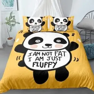 Parure de lit jaune imprimé pandas. Bonne qualité, à la mode sur un li dans une maison