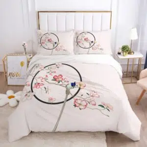 Parure de lit style asiatique blanche. Bonne qualité, confortable et à la mode sur un lit dans une maison
