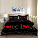 Parure de lit noir et rouge love. Bonne qualité, confortable et à la mode sur un lit dans une maison