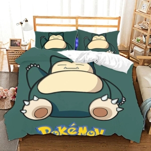 Parure de lit bleue Pokemon Ronflex. Bonne qualité, confortable et à la mode sur un lit dans une maison