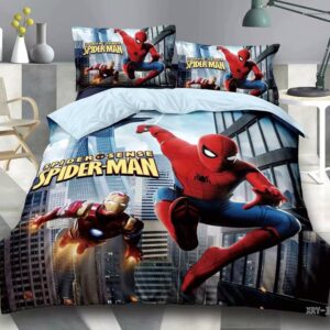 Parure de lit Spiderman et Ironman. Bonne qualité, confortable et à la mode sur un lit dans une maison