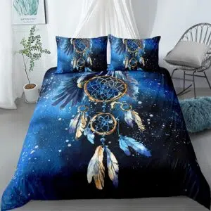 Parure de lit attrape-rêves dans les étoiles. Bonne qualité, confortable et à la mode sur un lit dans une maison