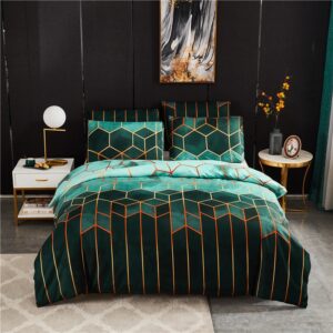 Parure de lit géométrique verte. Bonne qualité, confortable et à la mode sur un lit dans une maison
