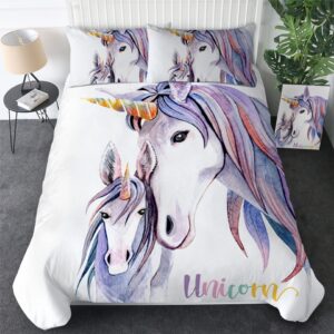 Parure de lit maman et bébé licorne. Bonne qualité, confortable et à la mode sur un lit dans une maison