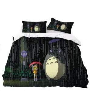 Parure de lit Totoro pluie. Bonne qualité, confortable et à la mode sur un lit dans une maison