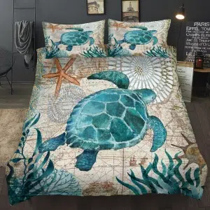 Parure de lit tortue marine. Bonne qualité, confortable et à la mode sur un lit dans une maison