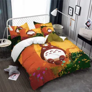 Parure de lit Totoro orange. Bonne qualité, confortable et à la mode sur un lit dans une maison