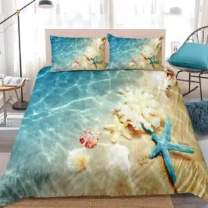 Parure de lit étoile de mer. Bonne qualité, confortable et à la mode sur un lit dans une maison