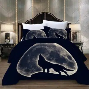 Parure de lit Moon Wolf. Bonne qualité, confortable et à la mode sur un lit dans une maison
