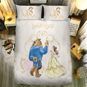 Parure de lit Beauty and the Beast. Bonne qualité, confortable et à la mode sur un lit dans une maison