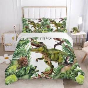 Parure de lit dinosaure dans les fougères. Bonne qualité, confortable et à la mode sur un lit dans une maison