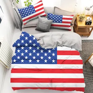 Parure de lit drapeau américain. Bonne qualité, confortable et à la mode sur un lit dans une maison