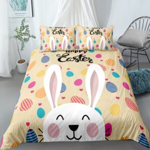 Parure de lit beige avec imprimé coloré et lapin. Bonne qualité, confortable et à la mode sur un lit dans une maison