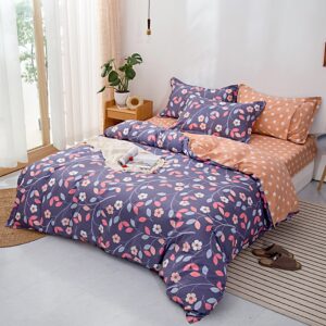 Parure de lit violette en coton avec imprimé fleuri. Bonne qualité, confortable et à la mode sur un lit dans une maison