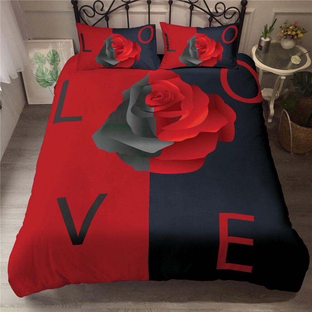 Parure de lit rouge et noir avec imprimé de roses. Bonne qualité, confortable et à la mode sur un lit dans une maison