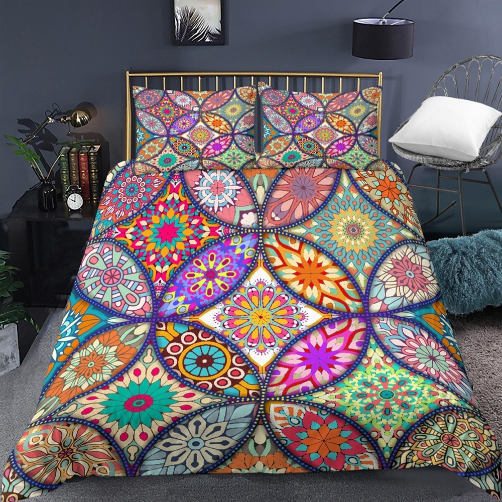 Parure de lit mandala style bohème.Bonne qualité, confortable et à la mode sur un lit dans une maison