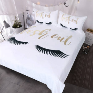 Parure de lit blanche à motif cils noirs. Bonne qualité, confortable et à la mode sur un lit dans une maison