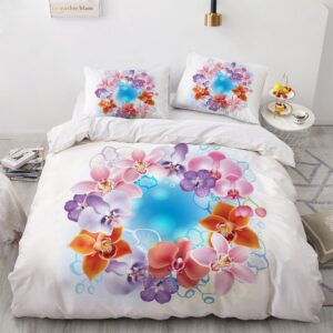Parure de lit blanche à motif couronne de fleurs. Bonne qualité, confortable et à la mode sur un lit dans une maison