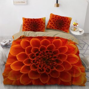 Parure de lit avec imprimé dahlia. Bonne qualité, confortable et à la mode sur un lit dans une maison