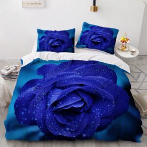 Parure de lit bleu ciel à motif rose bleue. Bonne qualité, confortable et à la mode sur un lit dans une maison