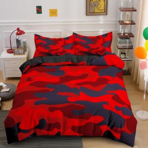 Parure de lit à motif camouflage en rouge et noir. Bonne qualité, confortable et à la mode sur un lit dans une maison