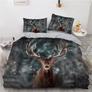 Parure de lit grise à motif renne. Bonne qualité, confortable et à la mode sur un lit dans une maison