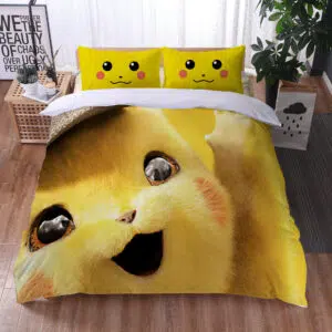 Parure de lit avec imprimé Pikachu Pokémon. Bonne qualité, confortable et à la mode sur un lit dans une maison