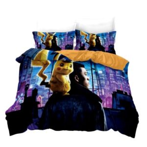 Parure de lit Pokemon Detective Pikachu. Bonne qualité, confortable et à la mode sur un lit dans une maison