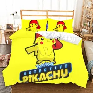 Parure de lit jaune Pikatsu avec une casquette. Bonne qualité, confortable et à la mode sur un lit dans une maison