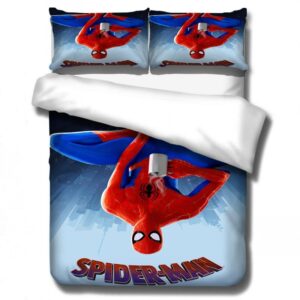 Parure de lit Spiderman suspendu. Bonne qualité, confortable et à la mode sur un lit dans une maison