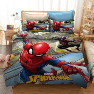 Parure de lit Spidermans en costume rouge et noire. Bonne qualité, confortable et à la mode sur un lit dans une maison