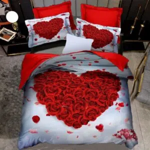 Parure de lit avec un motif de coeur formé par des roses rouge dans une chambre au couleur noir et gris