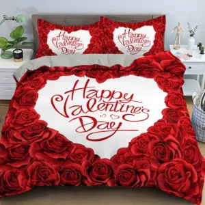 parure de lit de lit en roses rouges formant un cœur blanc à l'intérieur duquel il est écrit un message en anglais pour souhaiter une joyeuse saint valentin en rouge, il y a une table de chevet blanche de chaque côté du lit