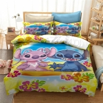Parure de lit Disney Stitch et Angel en amoureux avec un fond une chambre