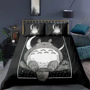 Parure de lit noir à motif Totoro et la lune avec un fond noir