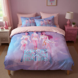 Un lit avec une parure de lit Kpop Demon Hunters Huntrix dans des teintes bleues violettes dans une chambre de jeune fille.