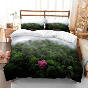 Parure de lit avec un paysage de jungle verte et avec un arbre rose, dans une chambre