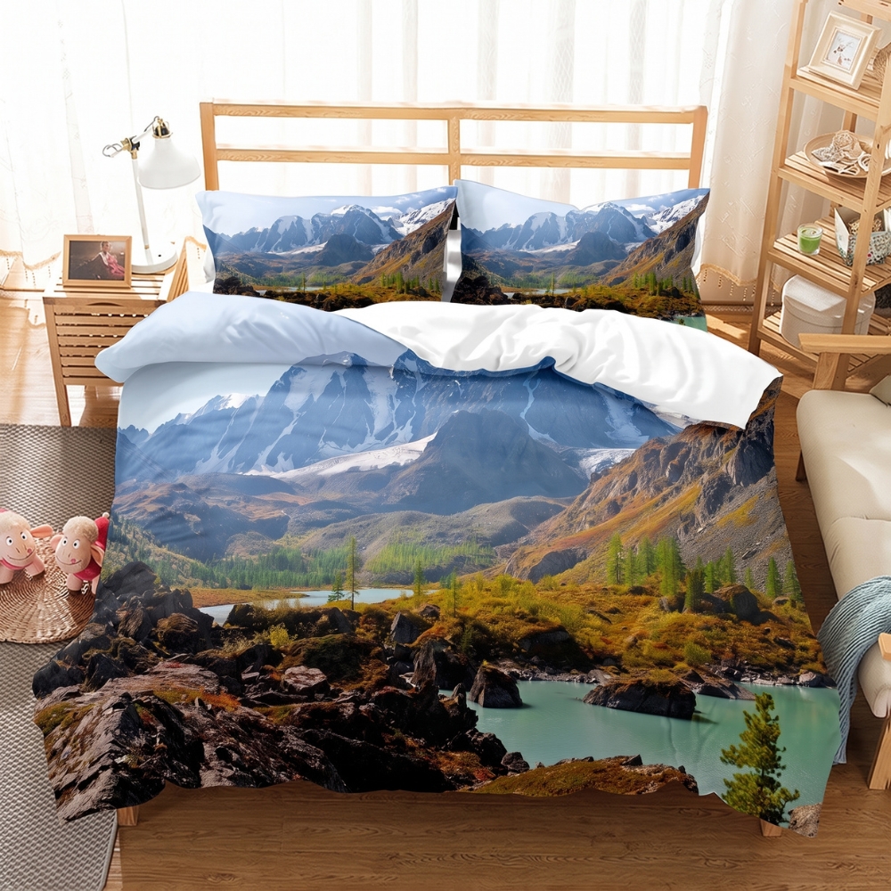 Parure de lit avec un paysage de montagne, une vallée rocheuse et un lac, dans une chambre à coucher