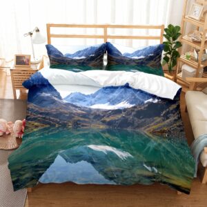 Parure de lit imprimé montagne avec un lac vert, dans une chambre