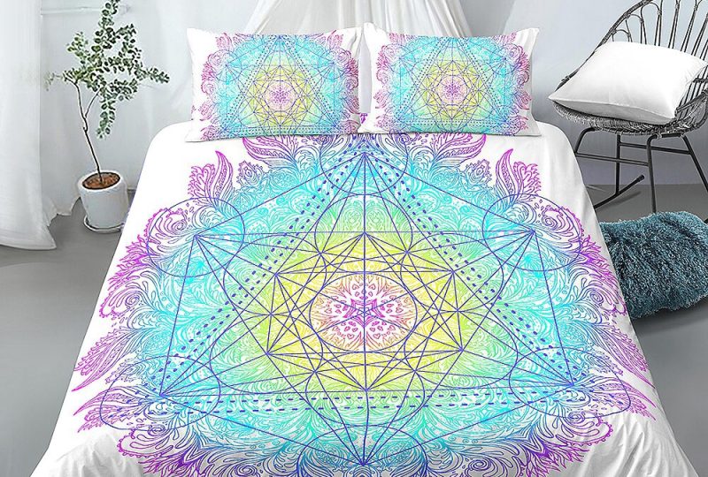 Parure de lit mandala dessin de vie. Bonne qualité et à la mode sur un lit dans une maison