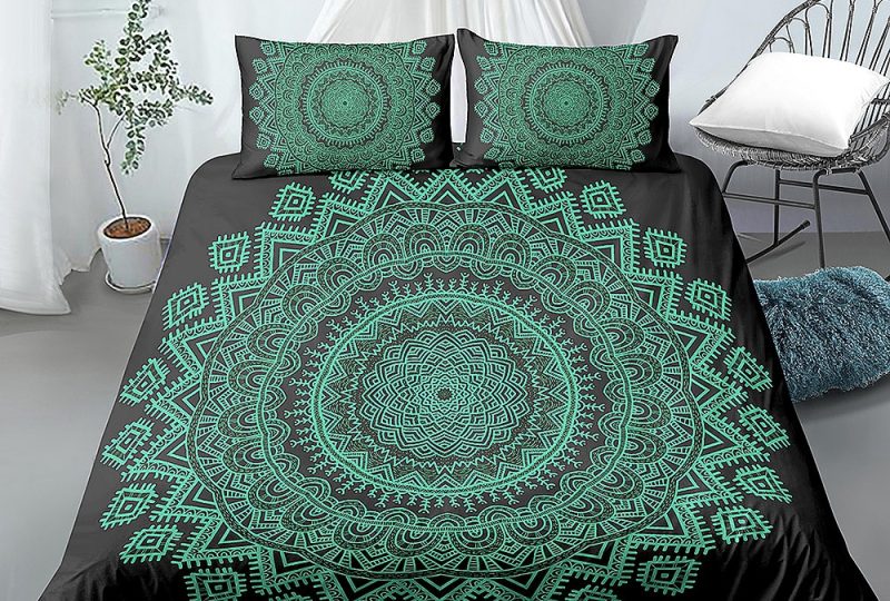 Parure de lit mandala dessin de vie. Bonne qualité et à la mode sur un lit dans une maison