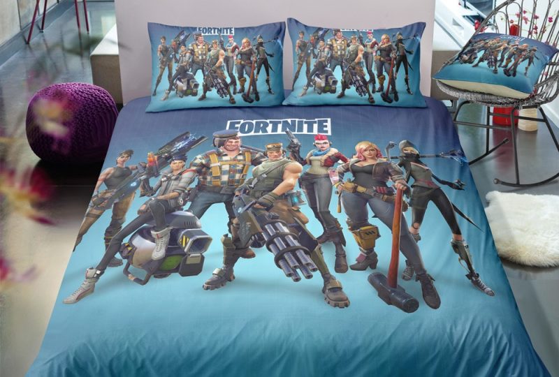 Parure de lit recrues Fortnite bleu. Bonne qualité, confortable et à la mode sur un lit dans une maison