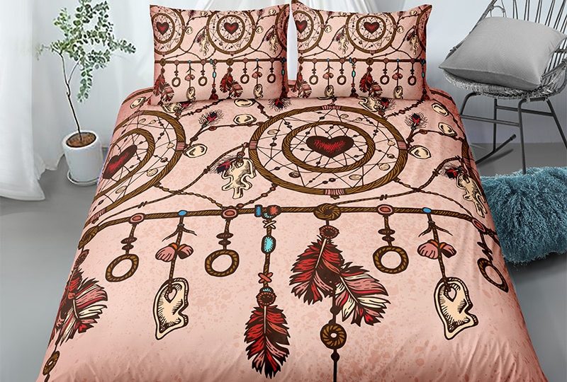 Parure de lit Totoro orange. Bonne qualité, confortable et à la mode sur un lit dans une maison