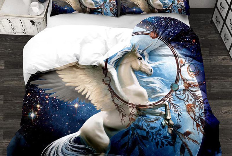 Parure de lit Pégase. Bonne qualité, confortable et à la mode sur un lit dans une maison