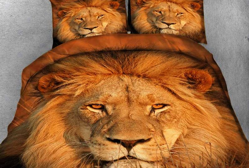 Parure de lit blanche à motif couple lion. Bonne qualité, confortable et à la mode sur un lit dans une maison